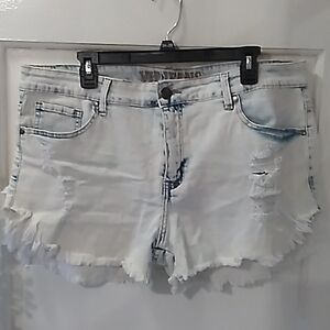 VIP Jeans 18 denim shorts destressed